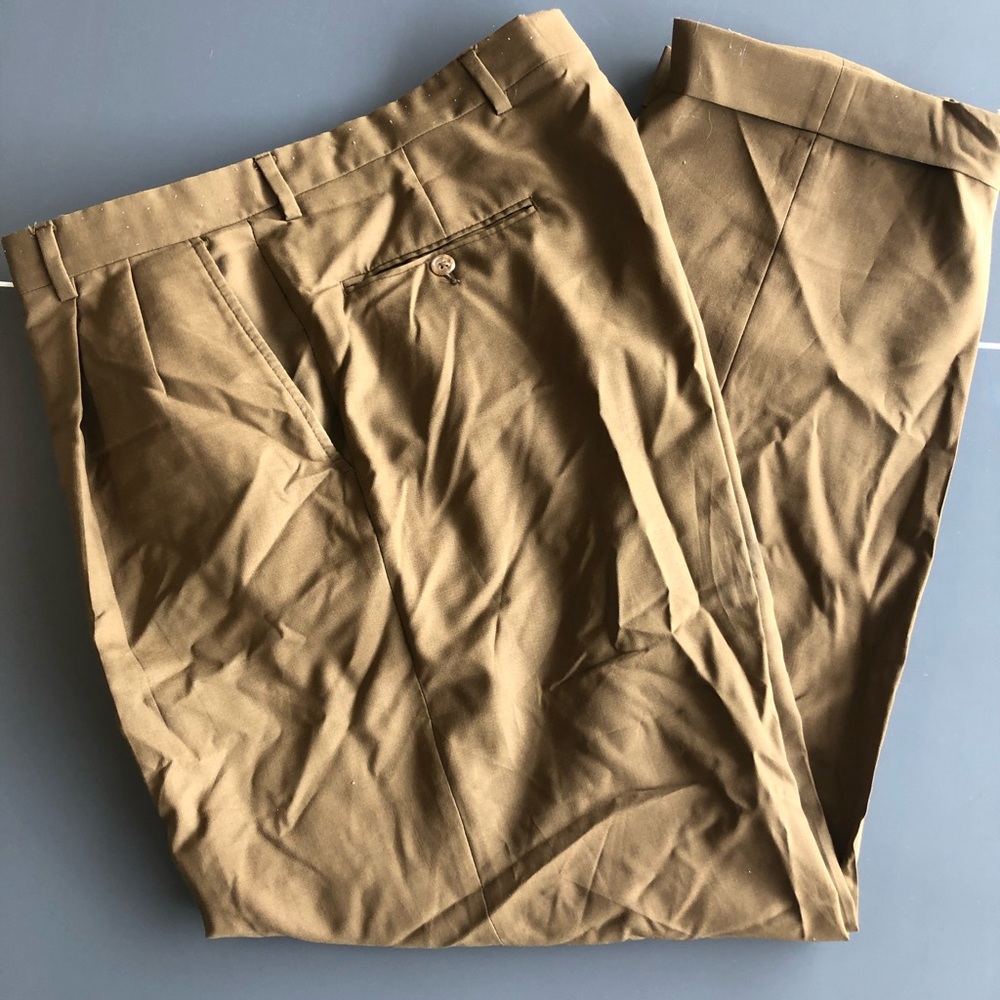 Travelor Camel colored dress pants